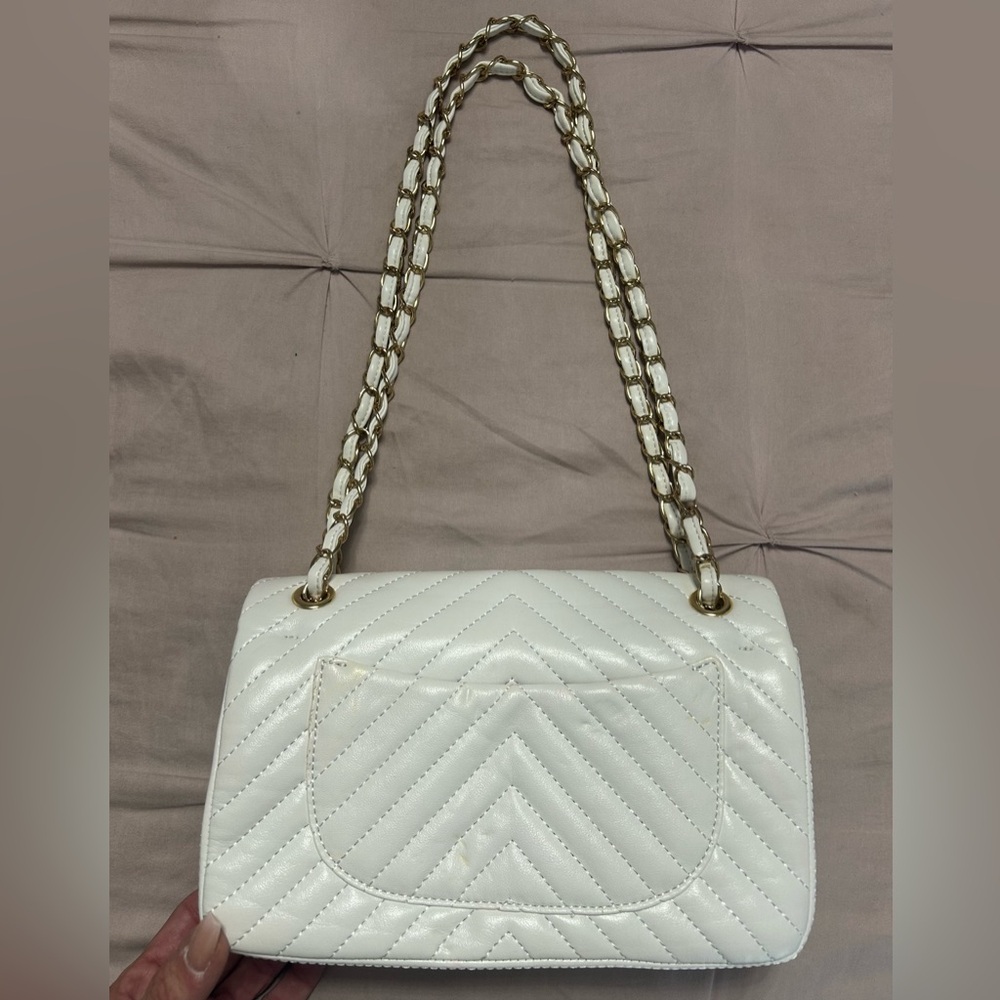 Brand New Elegant White Quilted Chain Shoulder Bag - Picture 4 of 5